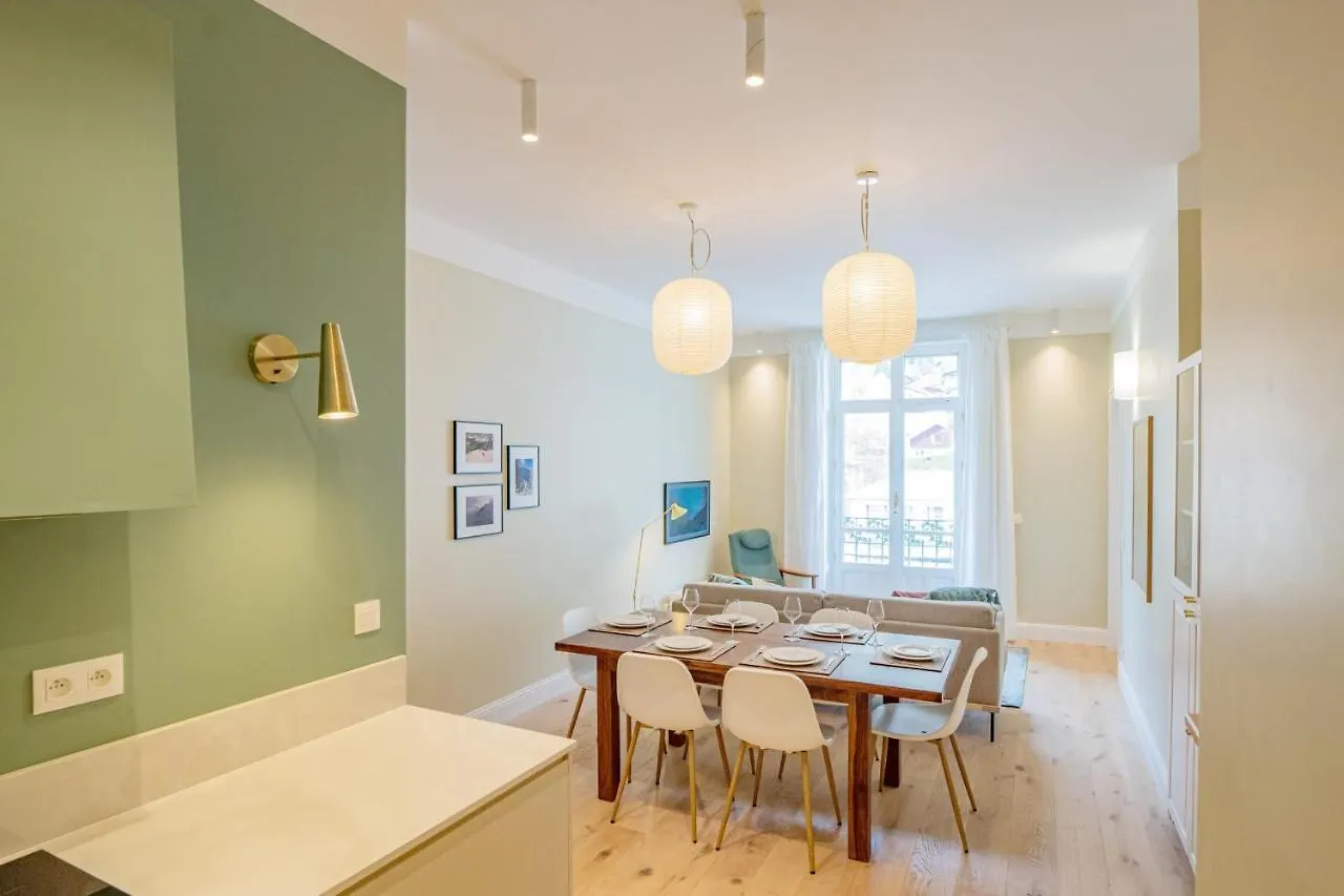 Majestic Alpin - A Luxurious Apartment With A Nordic Feel Шамони